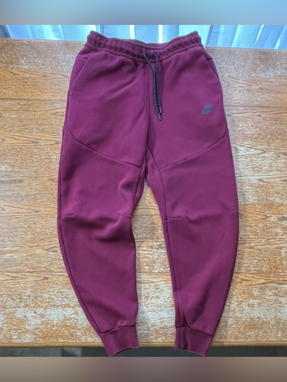 Nike Tech Fleece Joggers Maroon Tapered Fit Size Small Womans